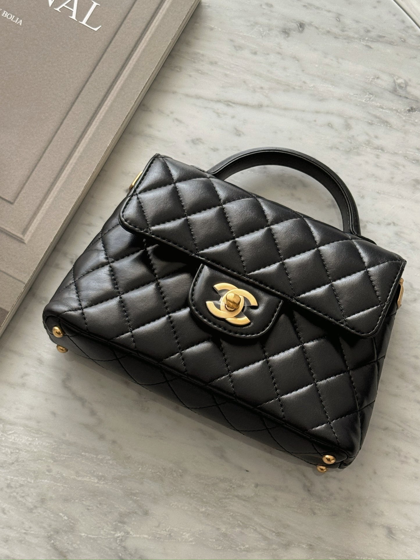 Chanel | 25P Kelly 手柄小羊皮金釦