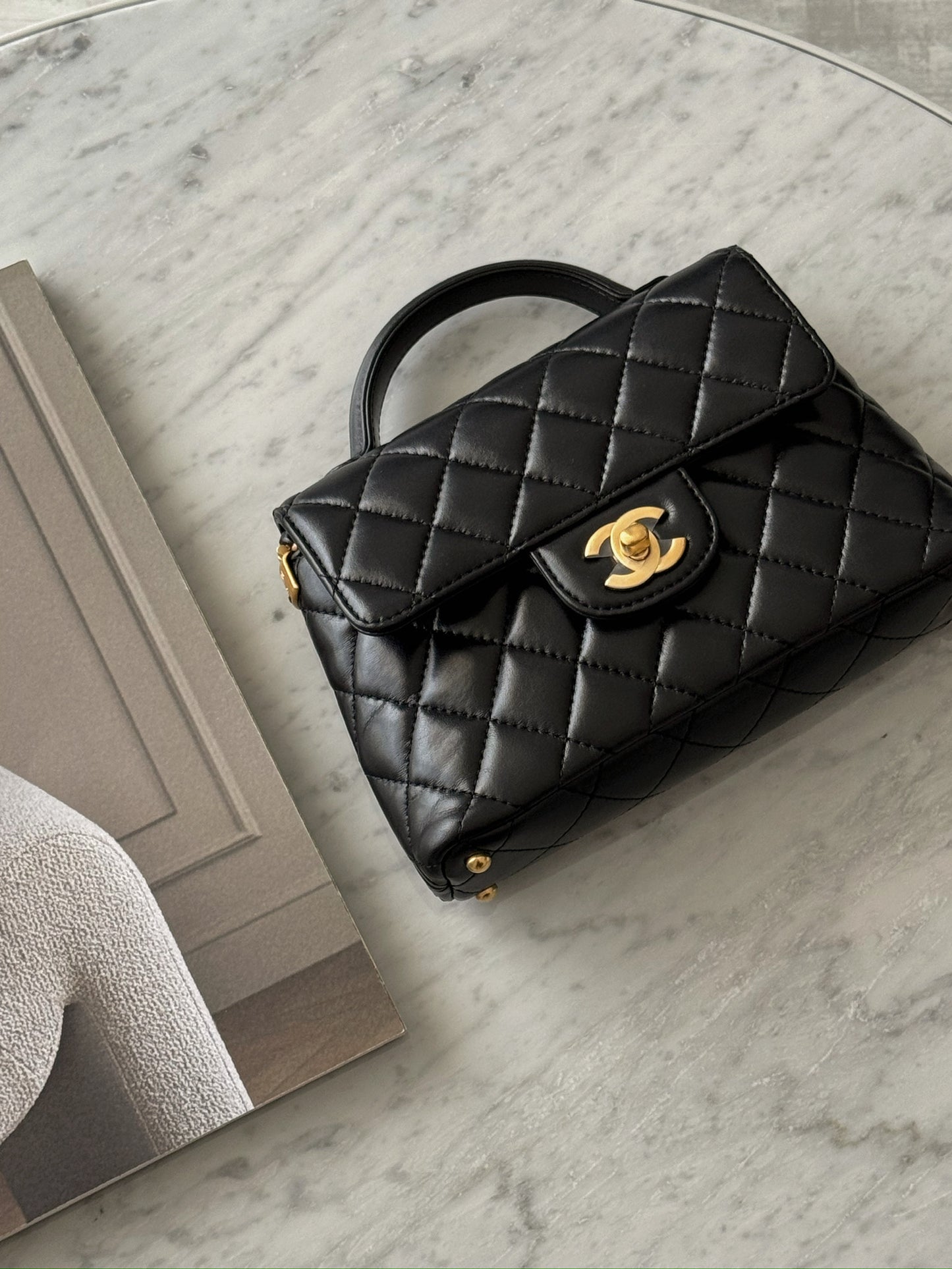 Chanel | 25P Kelly 手柄小羊皮金釦