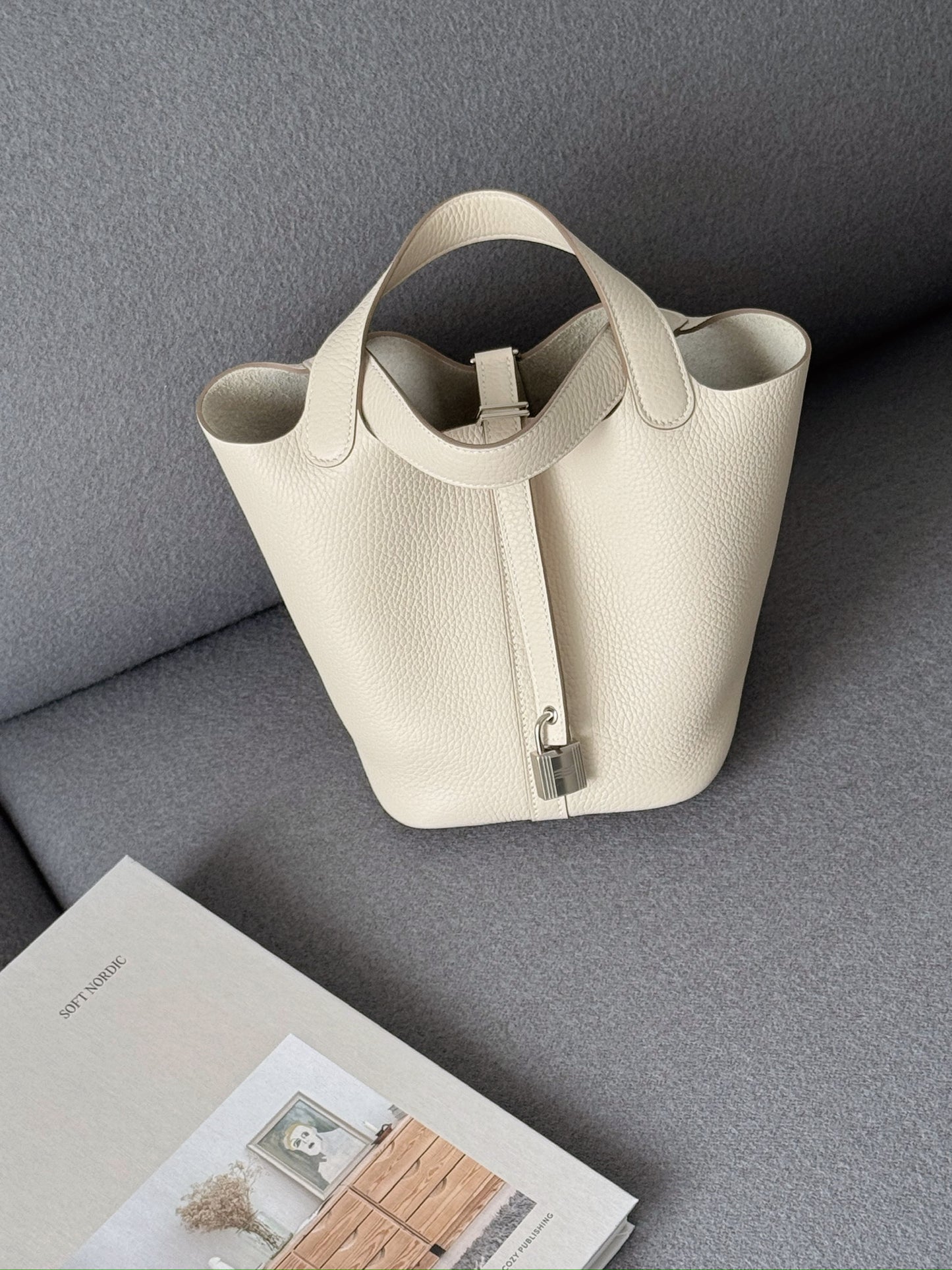 Hermès | Picotin 18 奶昔白 銀釦