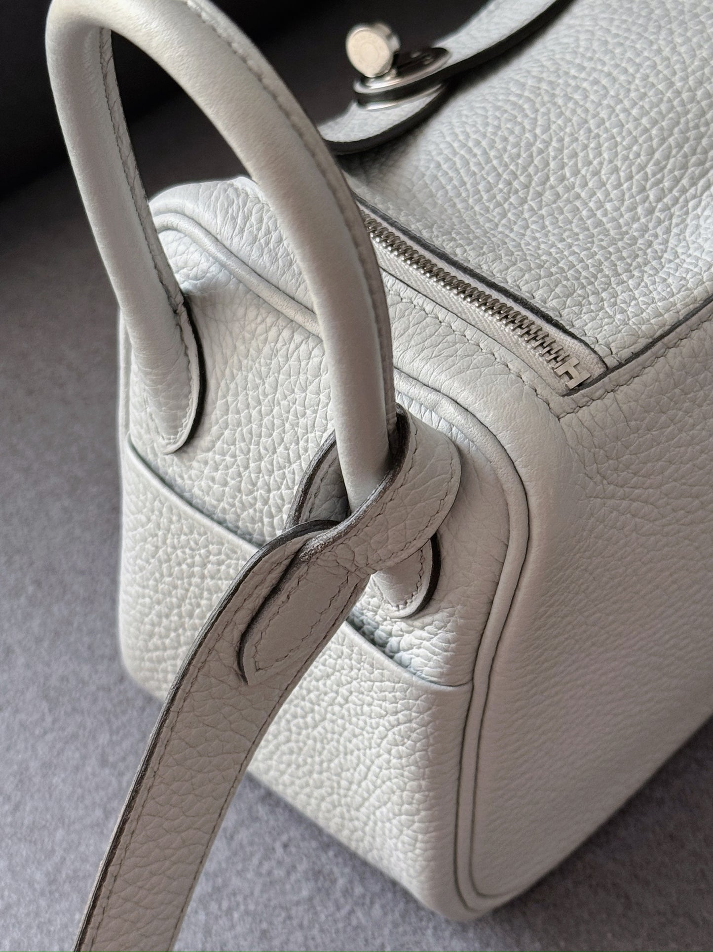 < S - 99成新 > Hermès | Mini Lindy 聖杯藍 銀釦