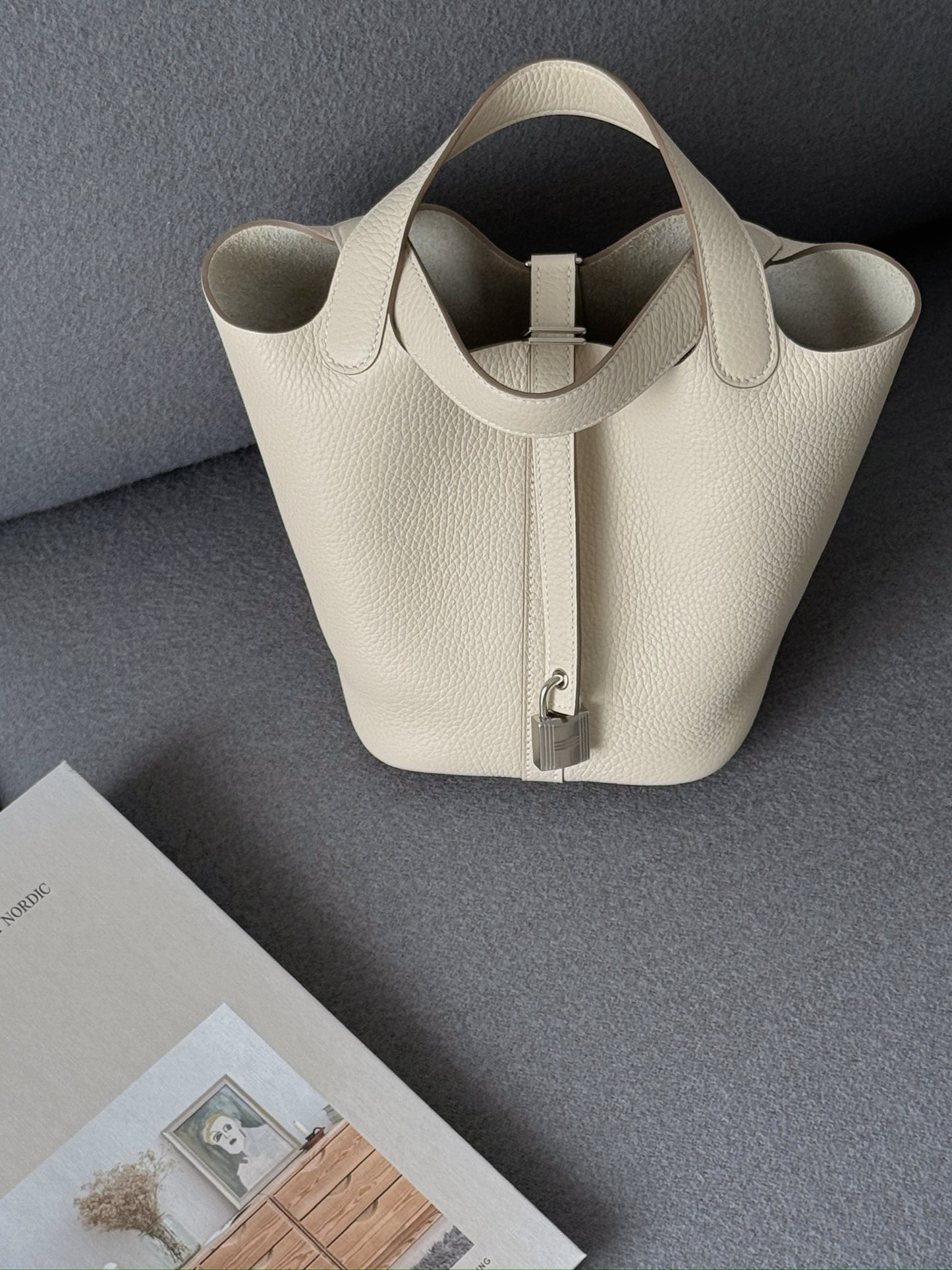 Hermès | Picotin 18 奶昔白 銀釦