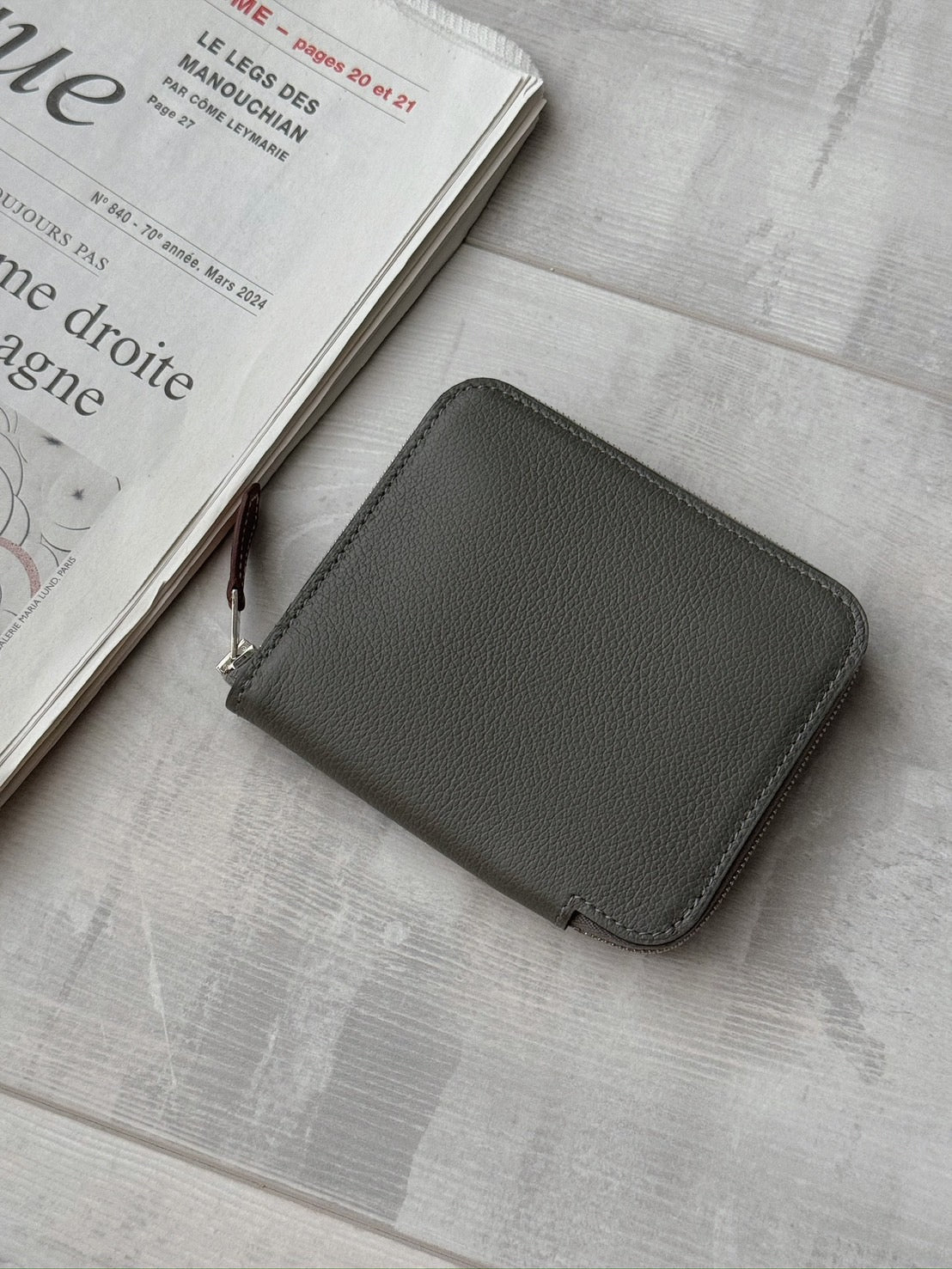 Hermès 絲巾短夾 積雨雲灰 x 繽紛狗狗內裡
