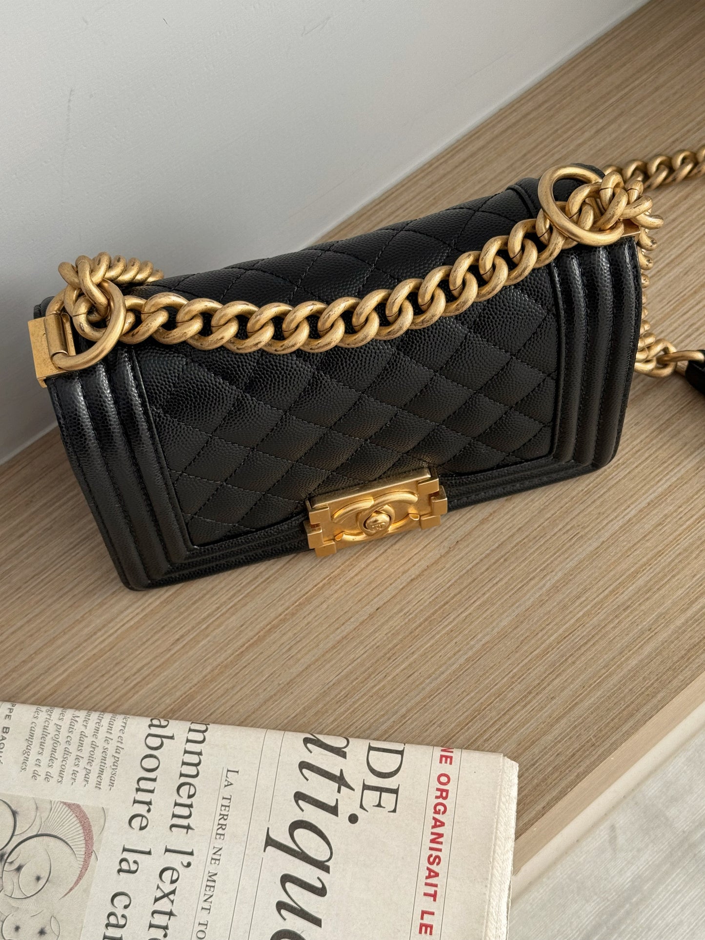 < S-99成新 > Chanel | Boy 20 黑色金釦