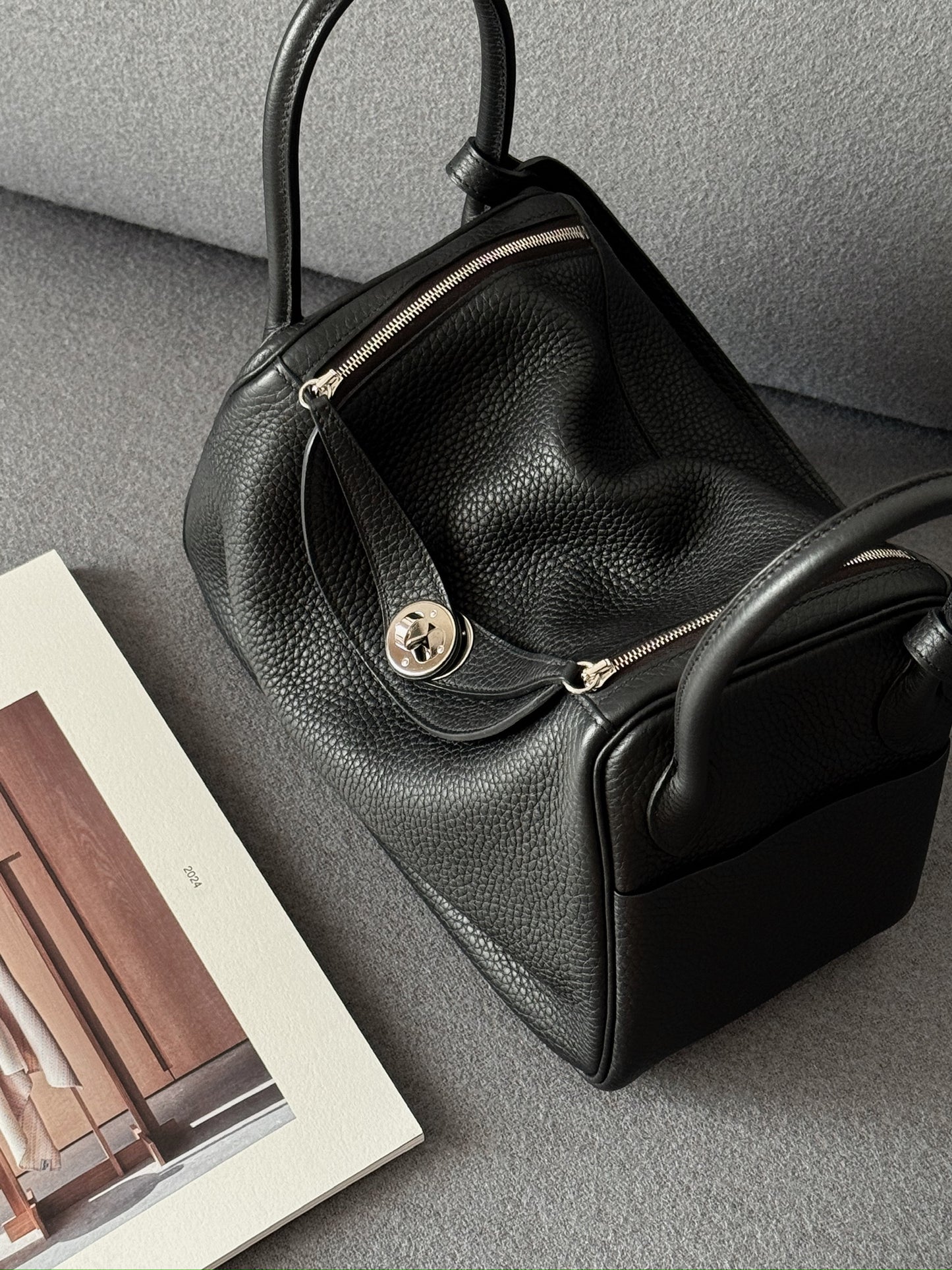 < S-99成新 > Hermès | Lindy 26 黑色 銀釦