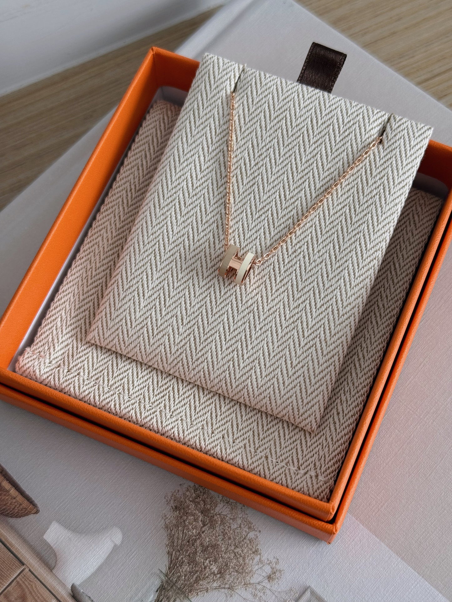 Hermès l Mini Pop H 奶茶拼白色 玫瑰金鏈