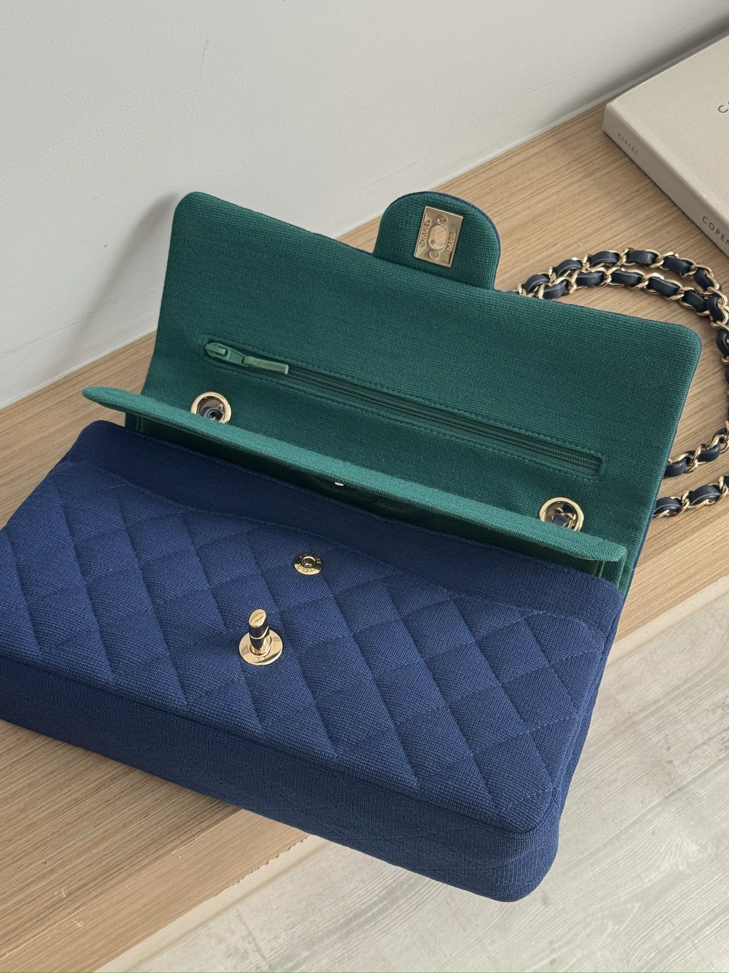 <S-99成新> Chanel CF25 中號 深色牛仔內拼綠色