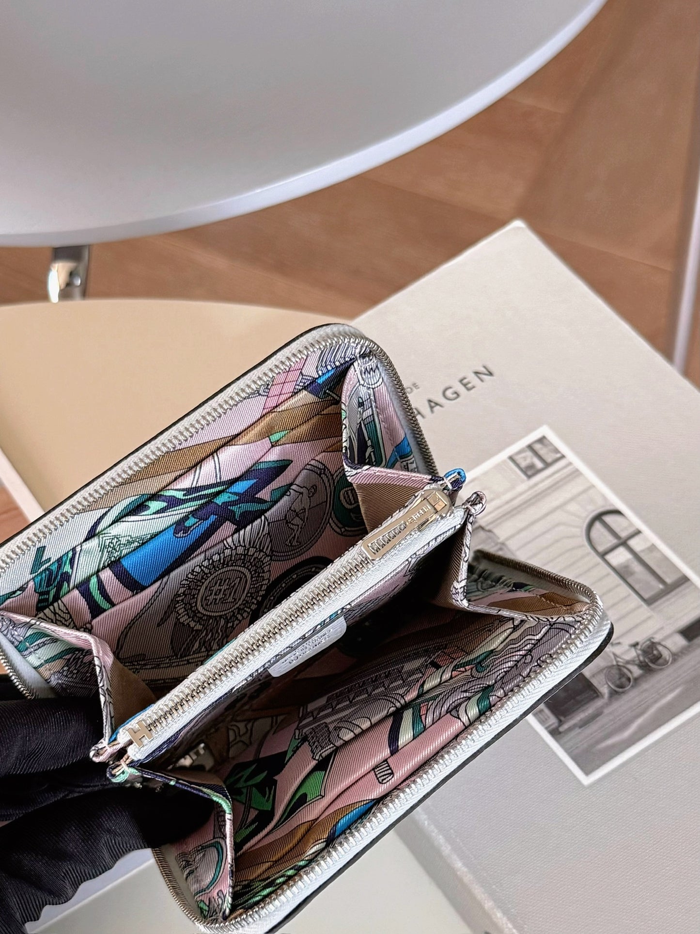 Hermès | Silk’in 短夾 鉑金灰 