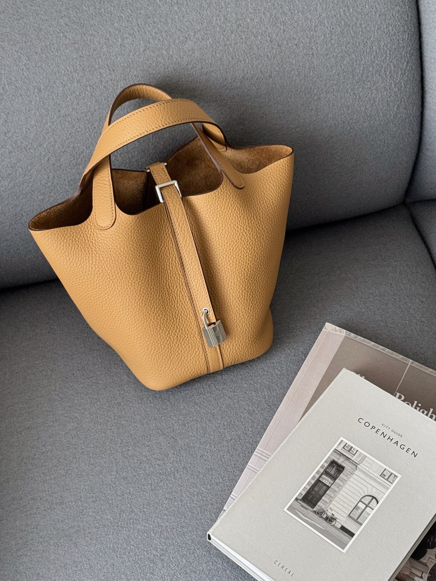 Hermès | Picotin 18 餅乾色 銀釦