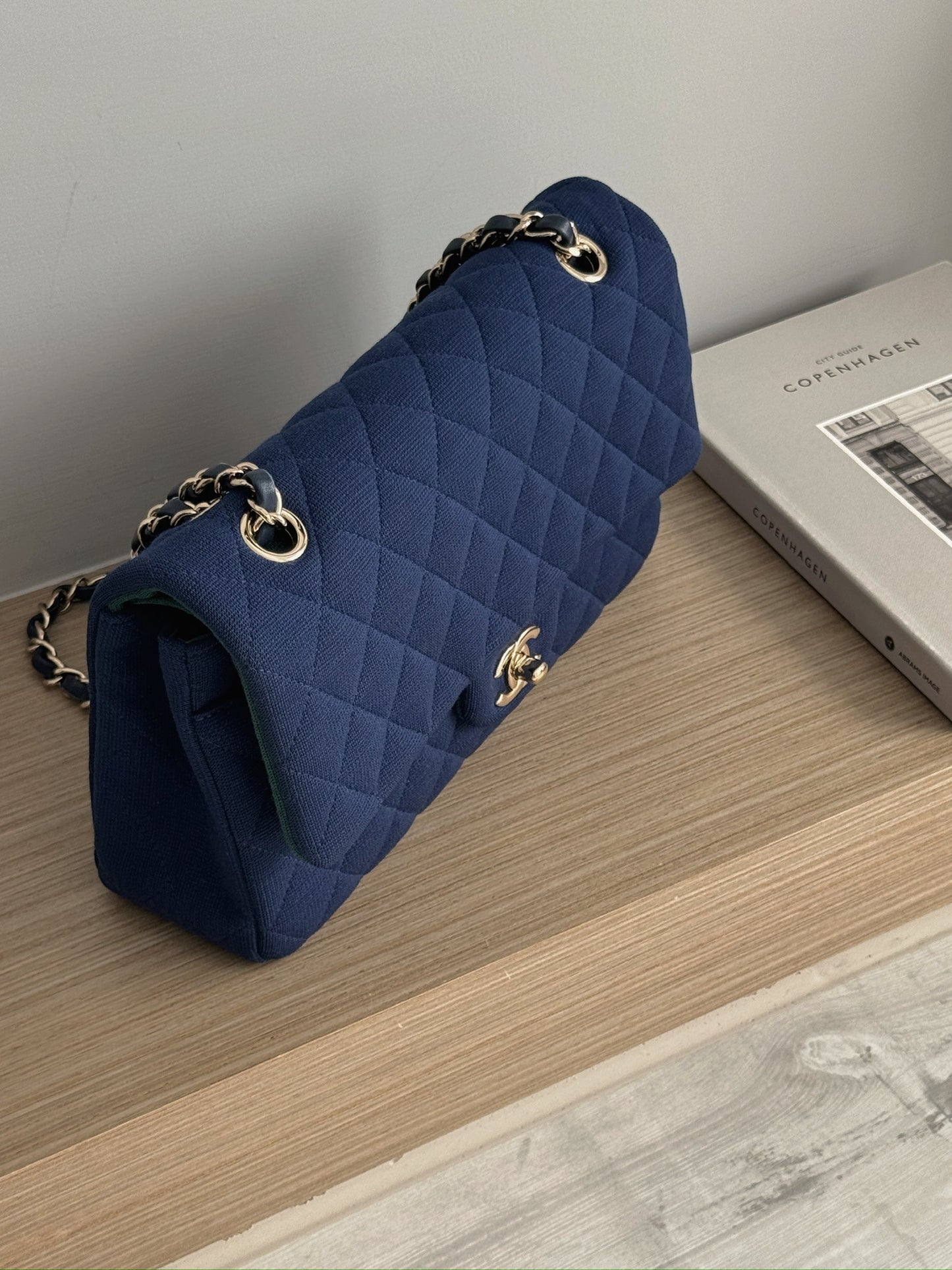 <S-99成新> Chanel CF25 中號 深色牛仔內拼綠色