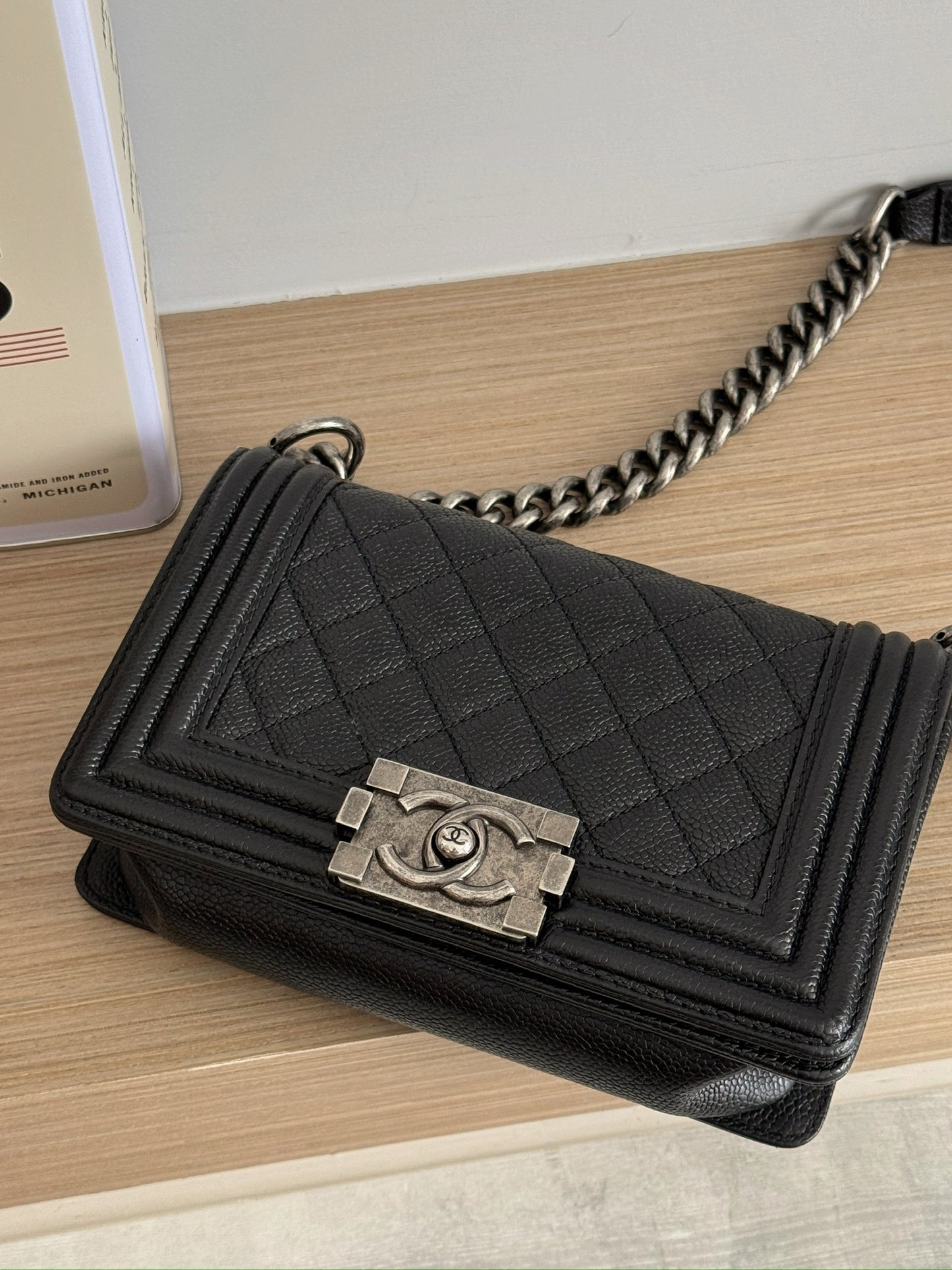 <S-99新> Chanel Boy 20 黑色 銀釦