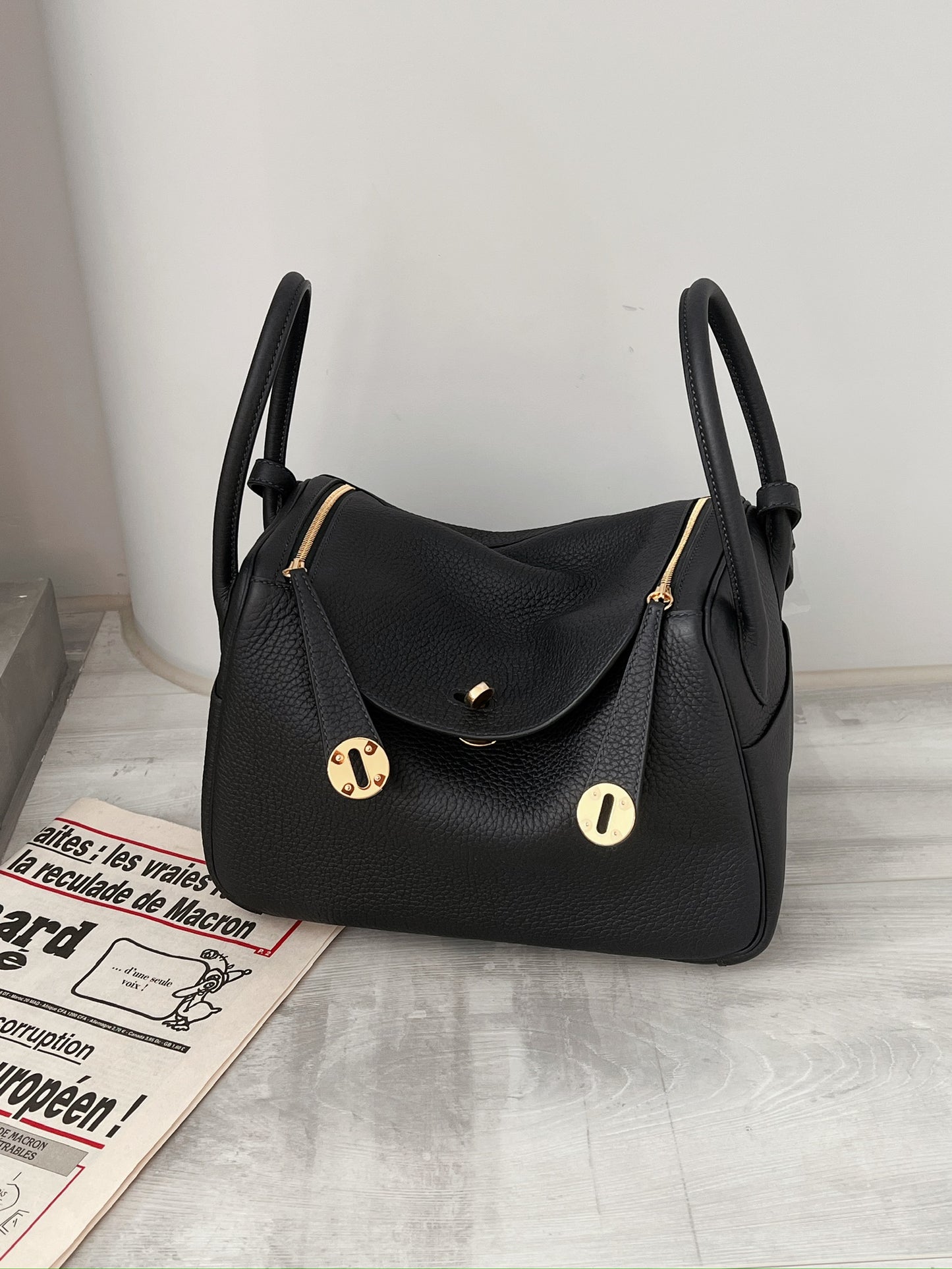 Hermès Lindy 26 黑色金釦