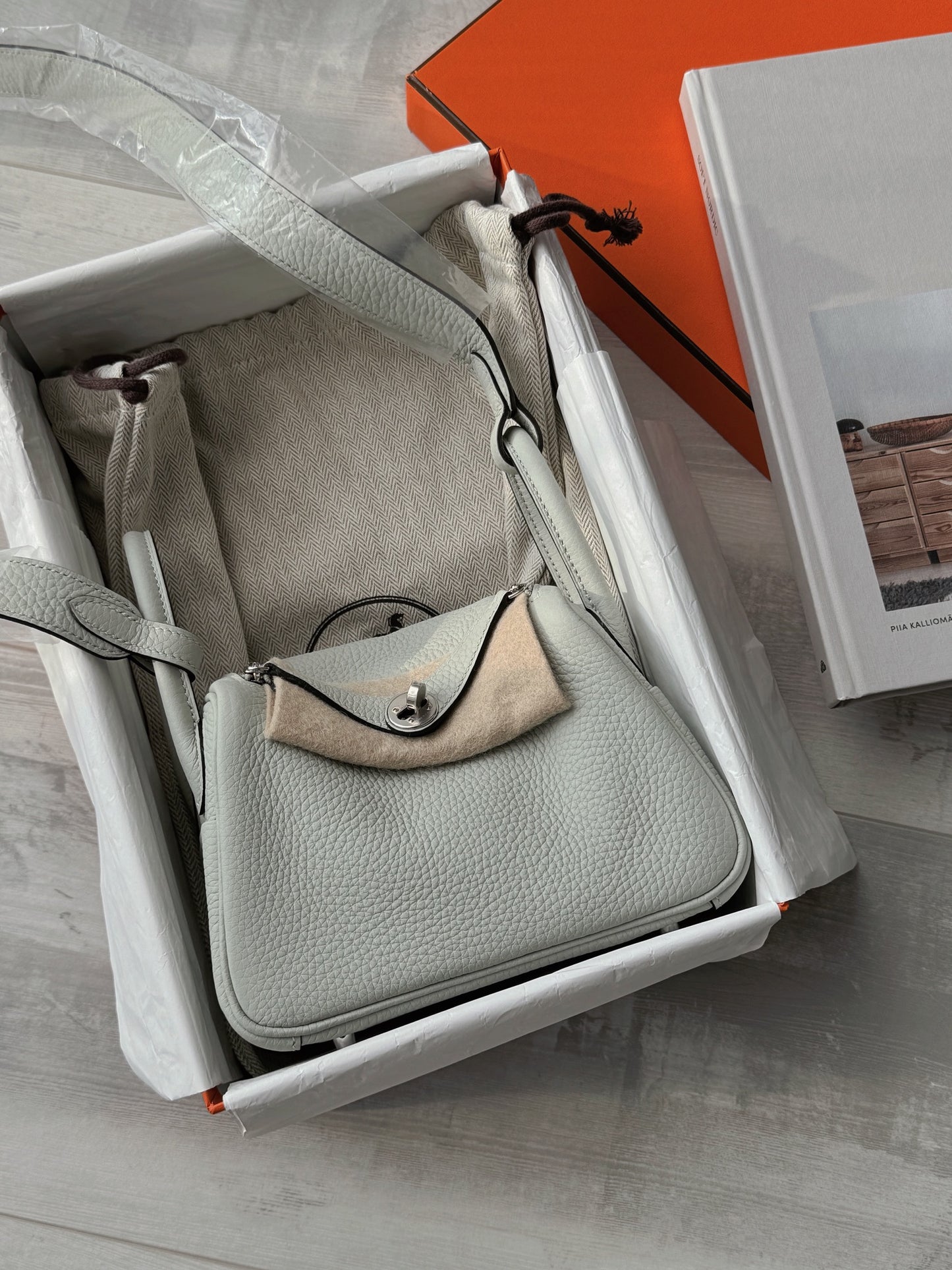 Hermès Mini Lindy 水晶灰銀釦