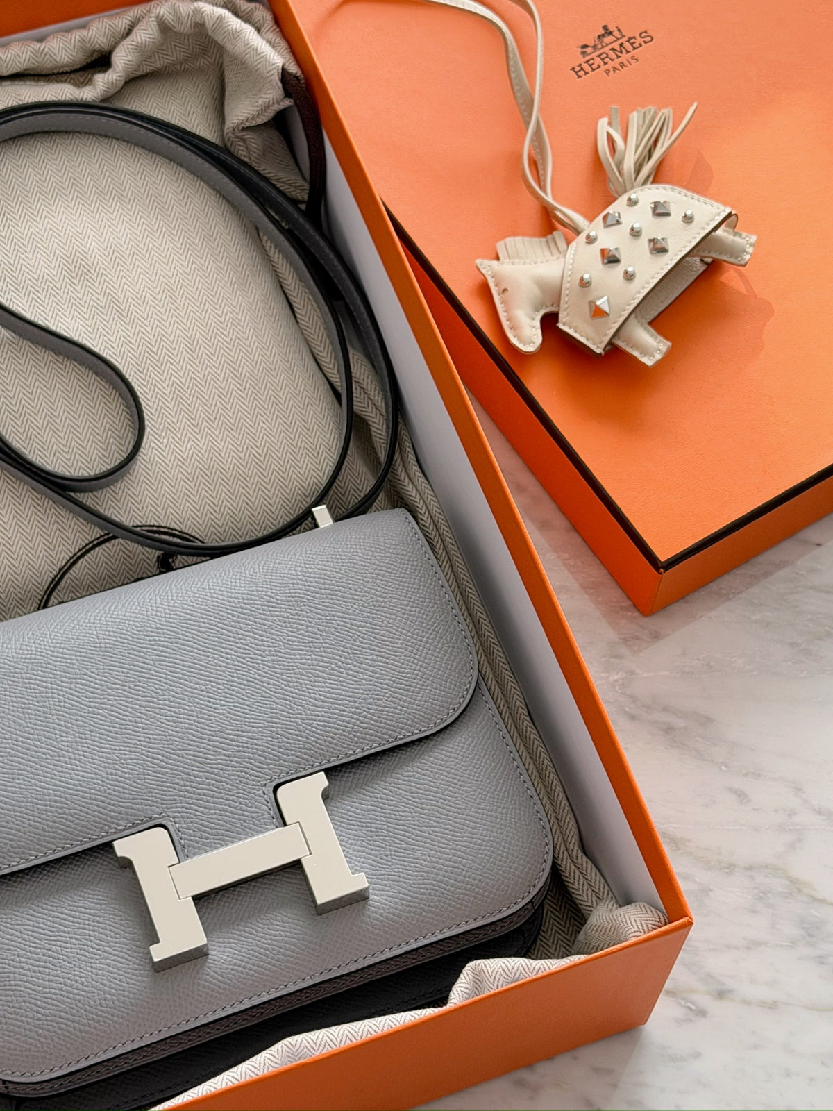 Hermès | Mini Constance 木偶灰 銀釦