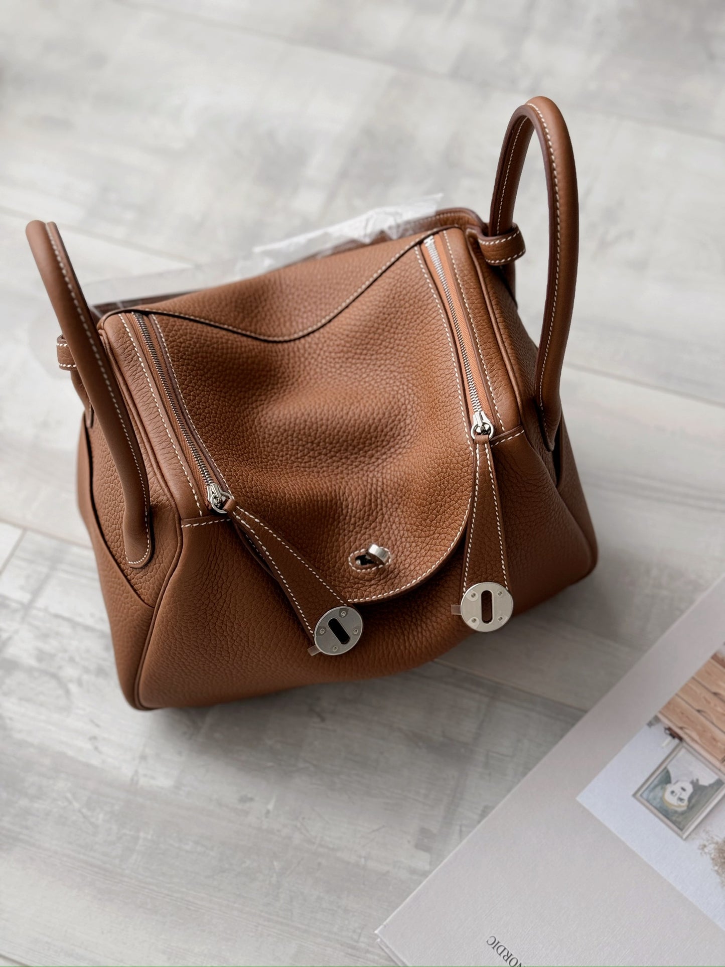 Hermès Lindy 26 金棕銀釦