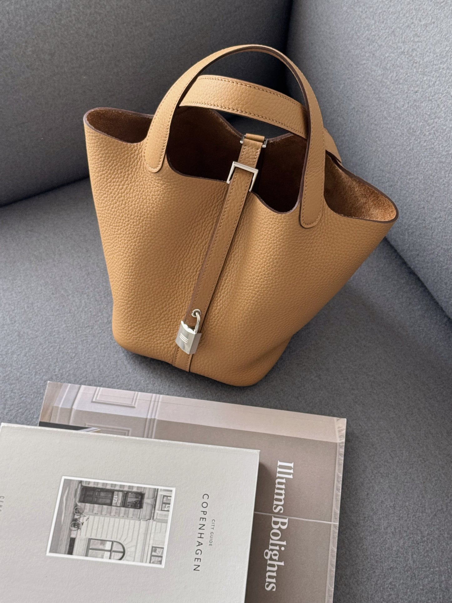 Hermès | Picotin 18 餅乾色 銀釦