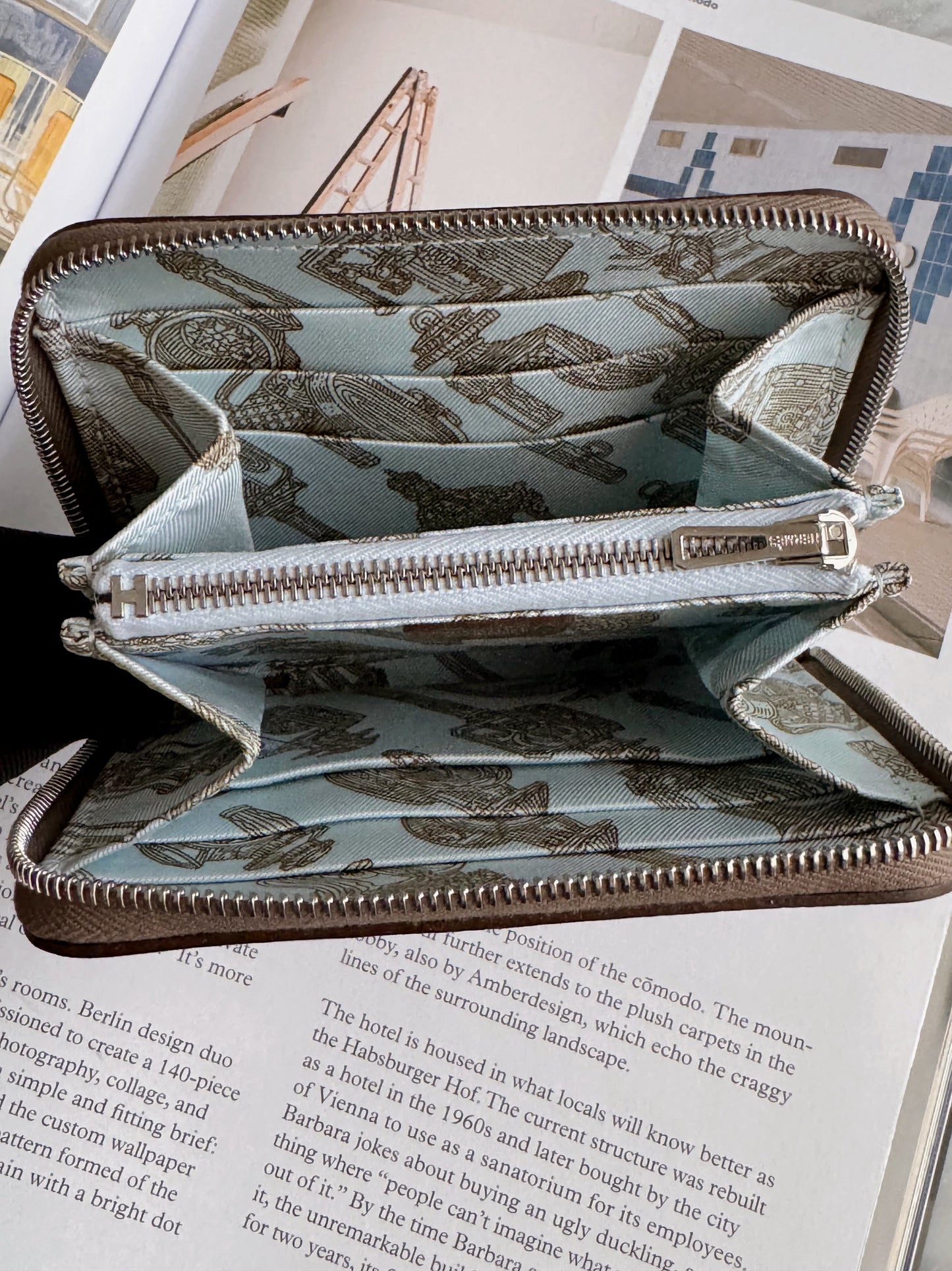 Hermès 絲巾短夾 大象灰 x 淡藍時鐘