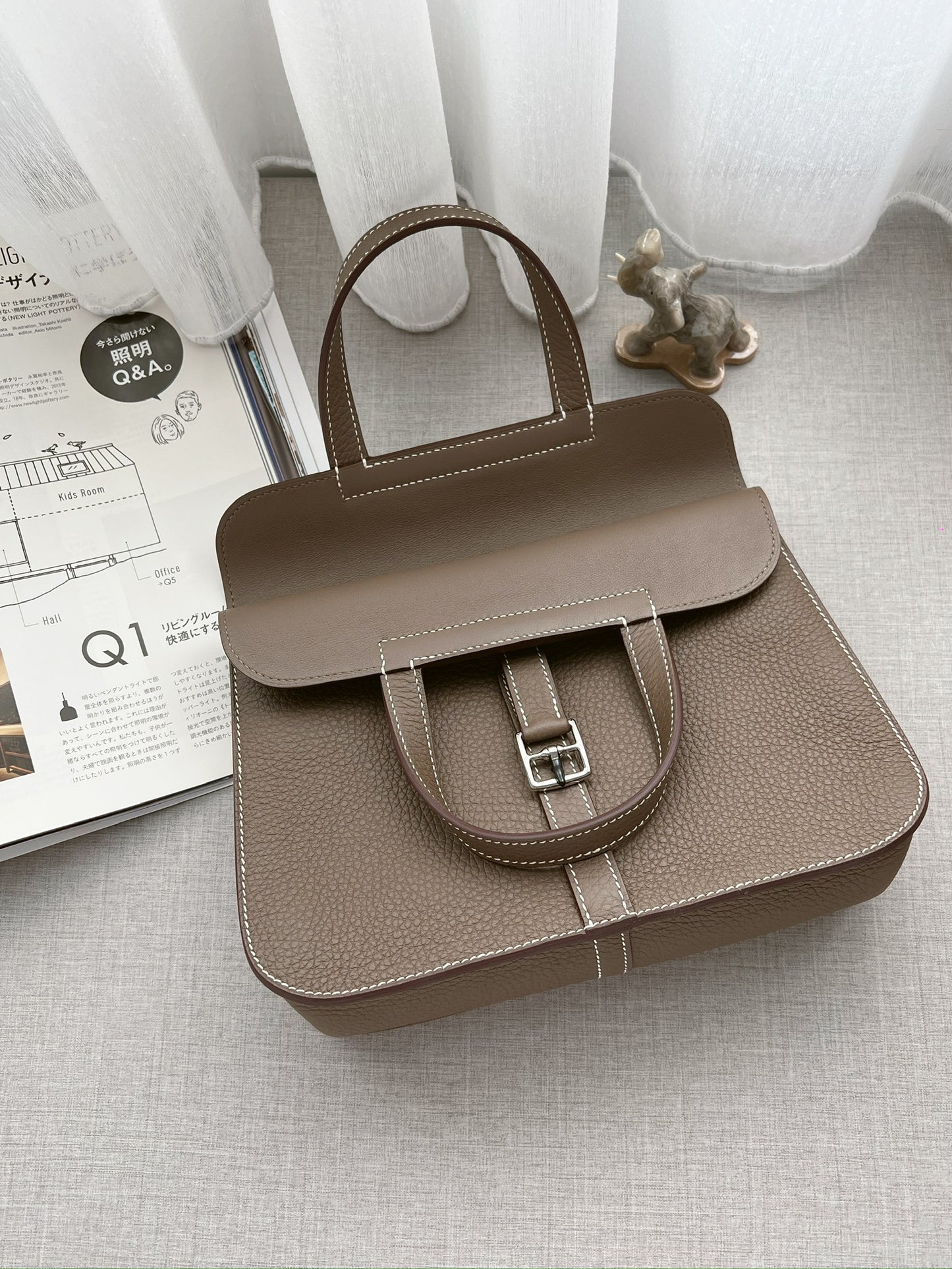 Hermès Halzan 25 大象灰銀釦
