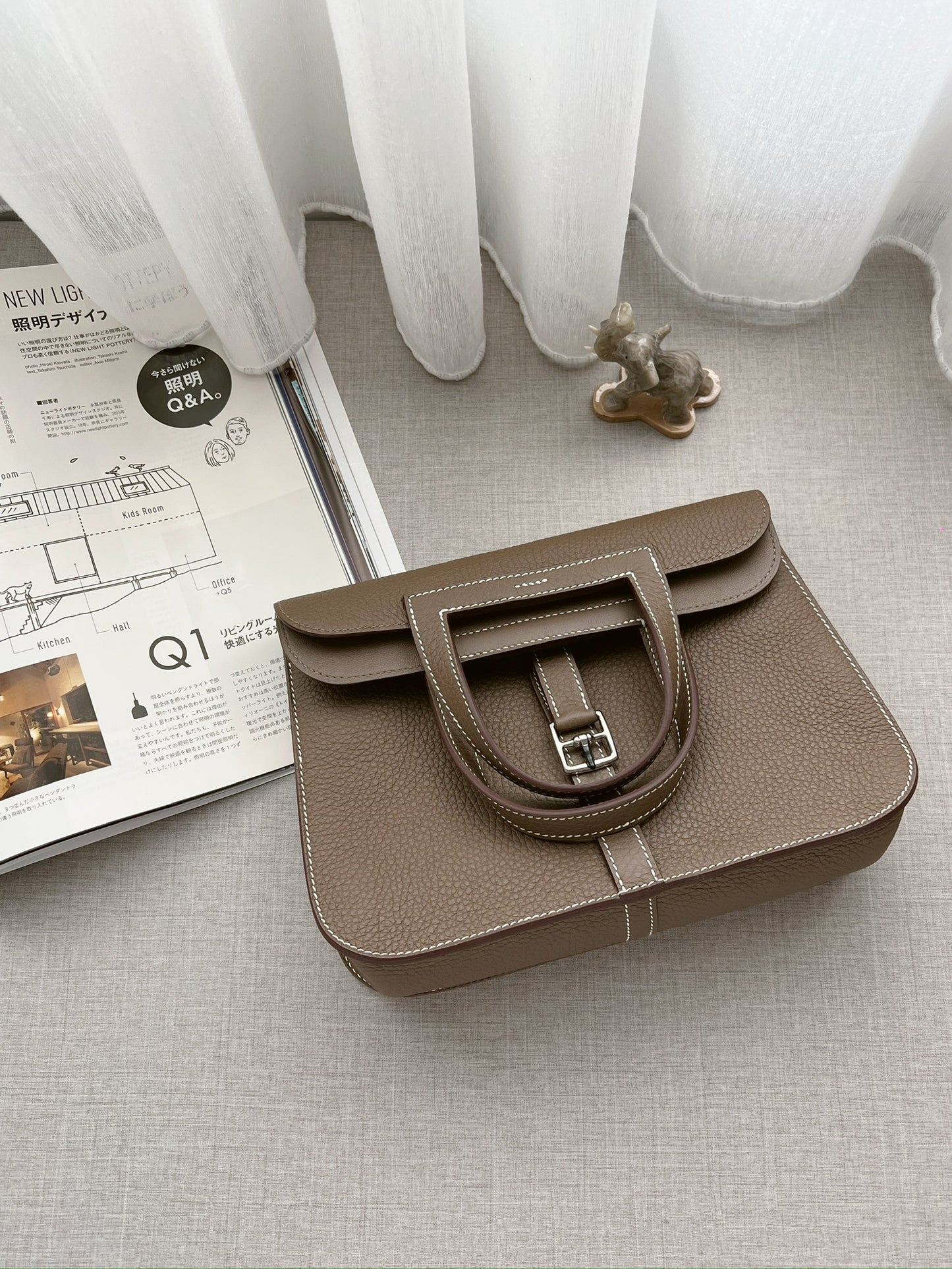 Hermès Halzan 25 大象灰銀釦