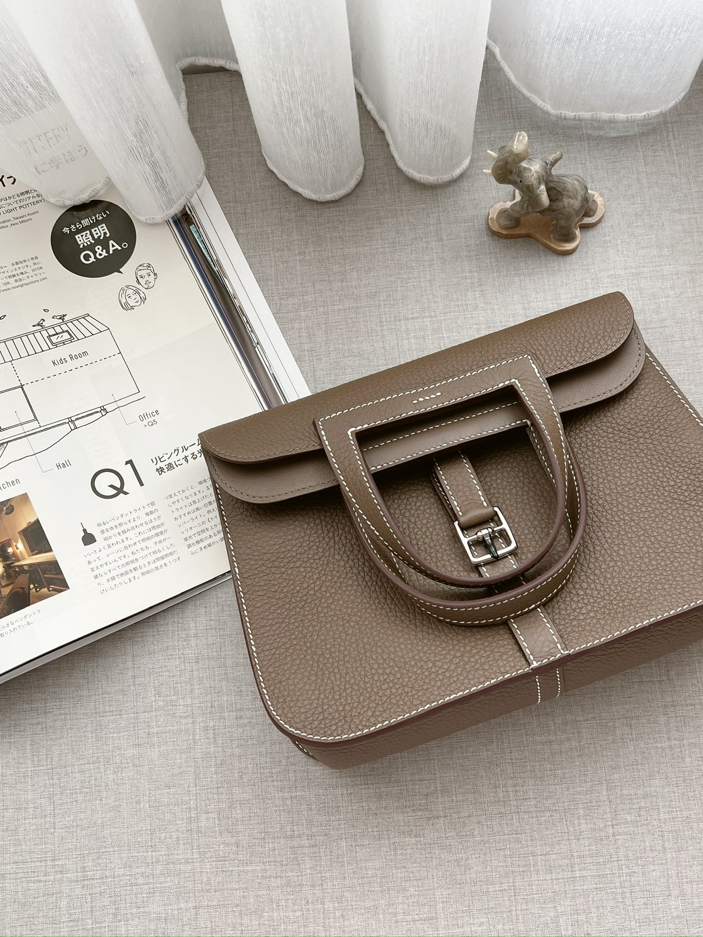 Hermès Halzan 25 大象灰銀釦