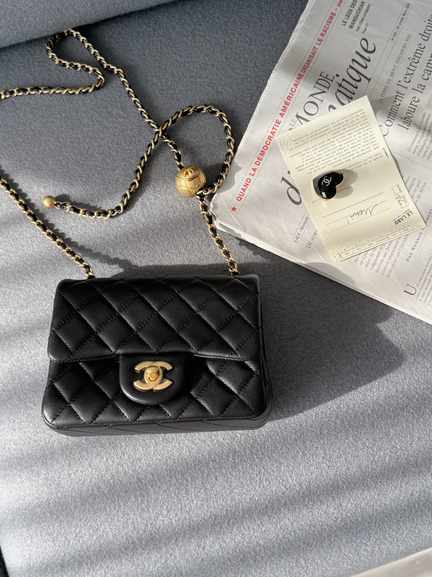 Chanel 黑色金球方胖