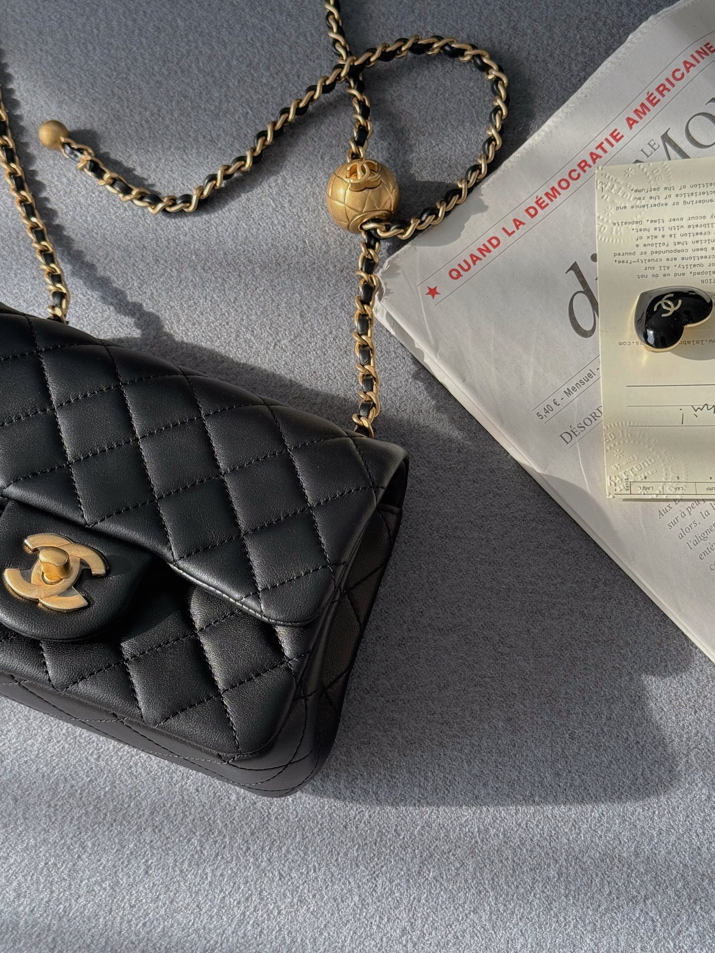 Chanel 黑色金球方胖