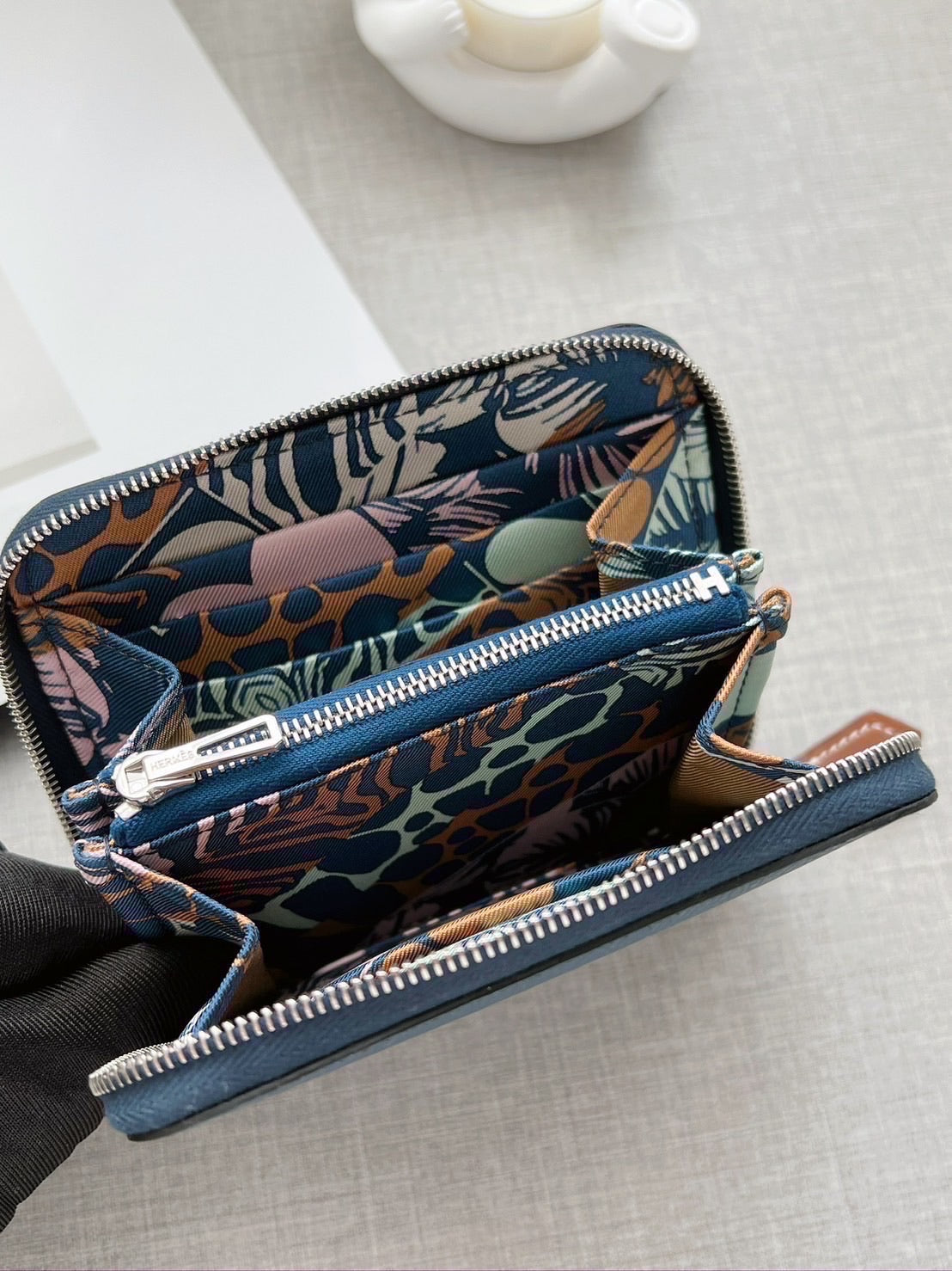 Hermès 絲巾短夾 普魯士藍 x 愛心內裏