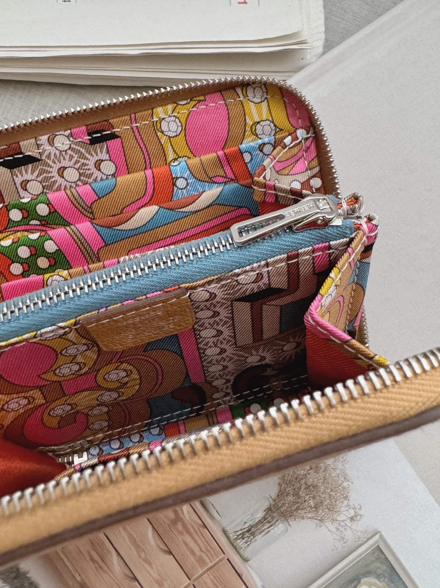 Hermès 絲巾短夾 芝麻色 x 糖果幾何