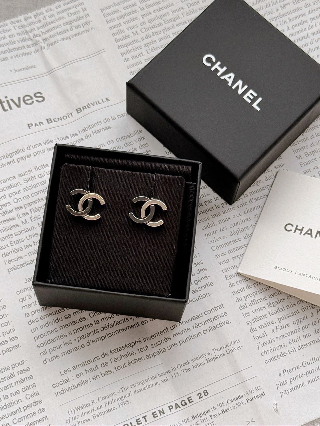 Chanel 經典雙C Logo耳環 灰色x銀色