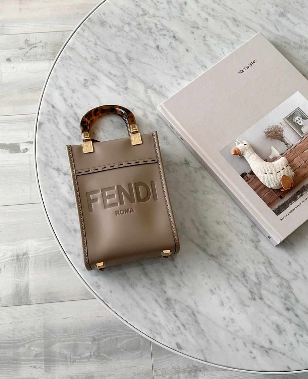 Fendi Mini Tote 奶茶色玳瑁手柄包