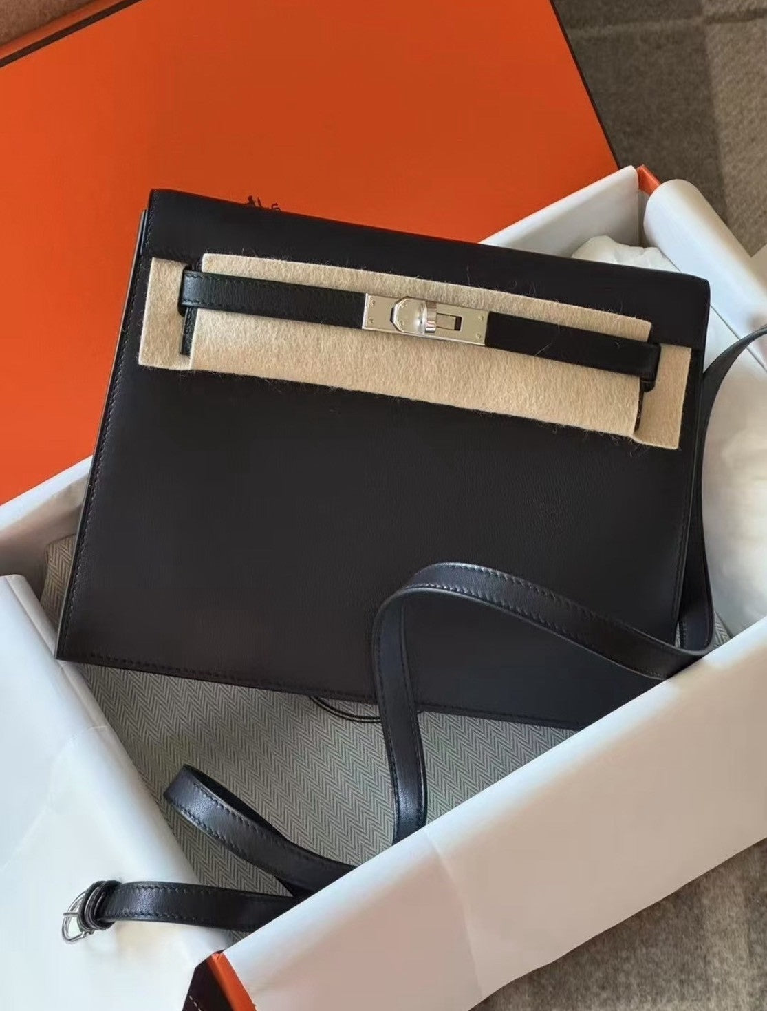 Hermès | Kelly Danse 黑色 銀釦