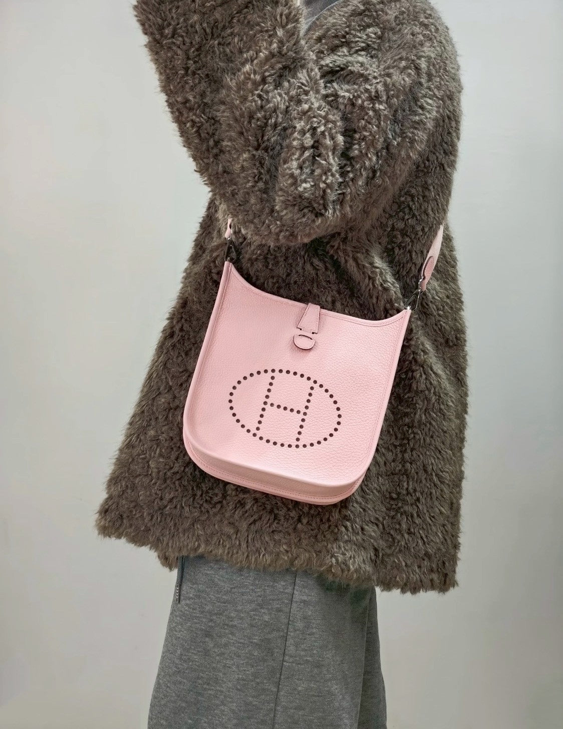 Hermès | Evelyne 23 櫻花粉 銀釦