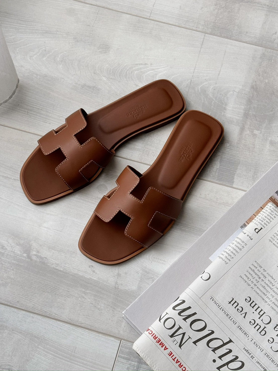 Hermès | Oran Sandals 金棕色
