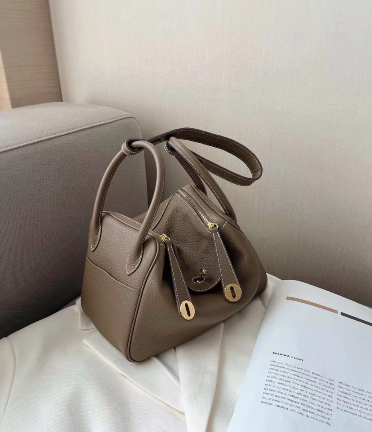 Hermès | Lindy 26 大象灰 金釦