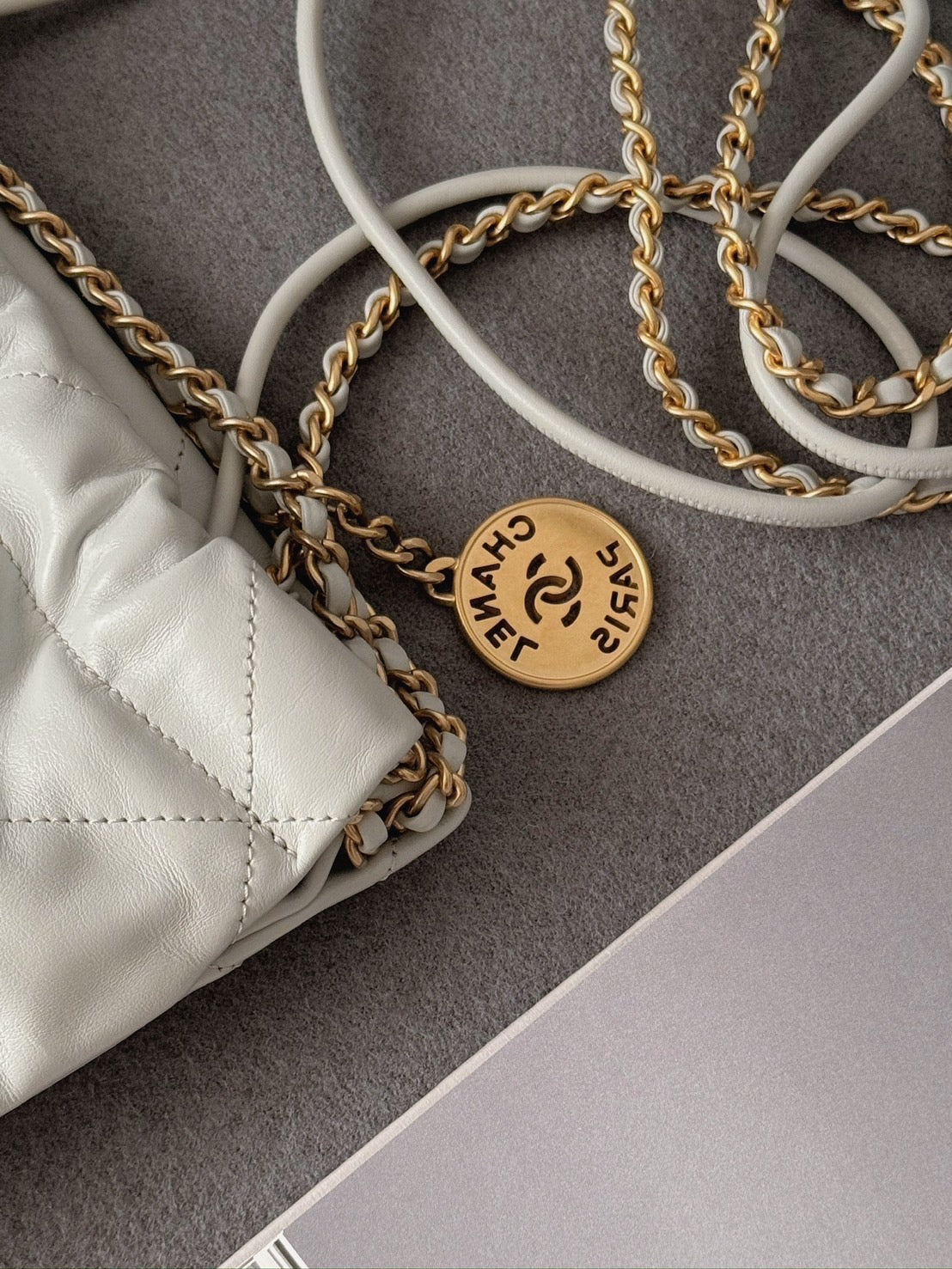 Chanel Mini 22 寶寶藍金扣