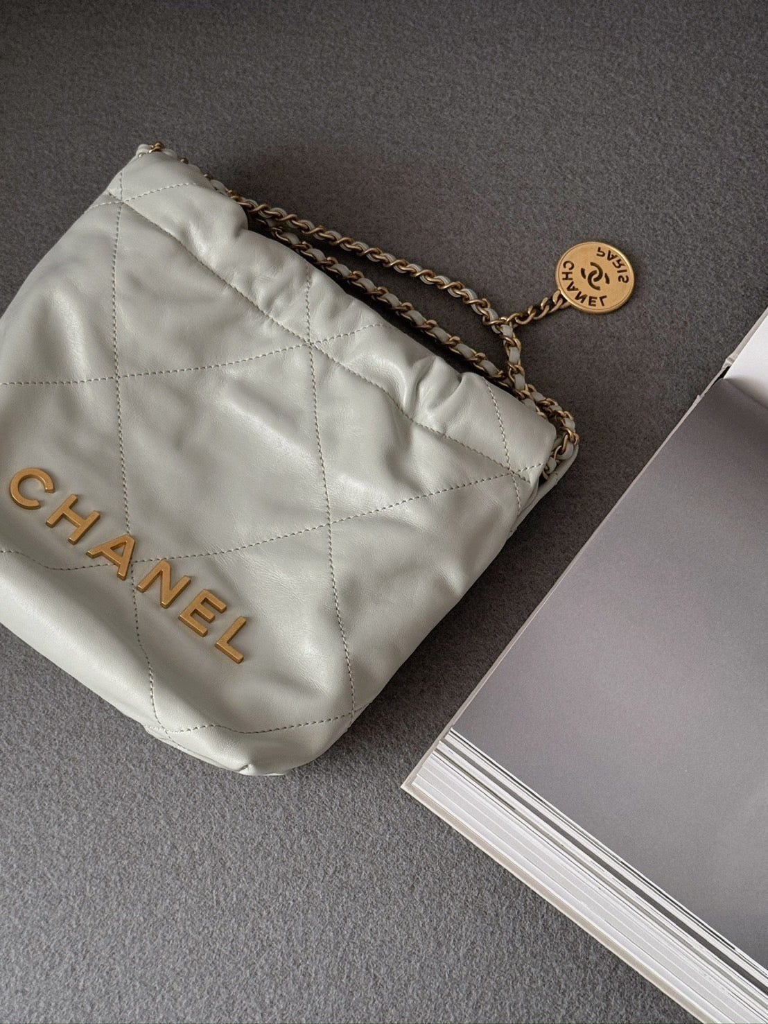 Chanel Mini 22 寶寶藍金扣