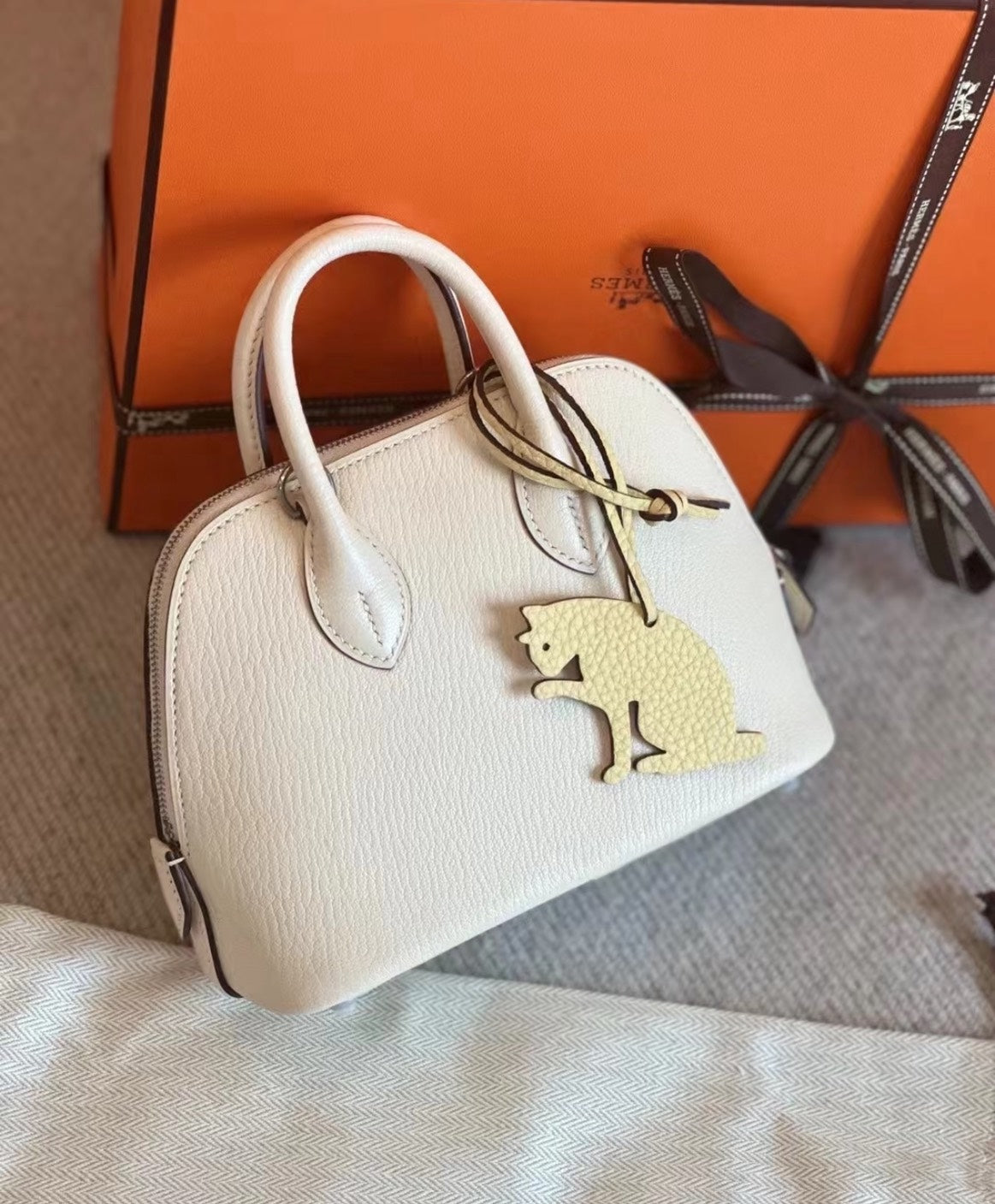 Hermès | Mini Bolide 奶油白 金釦 山羊皮
