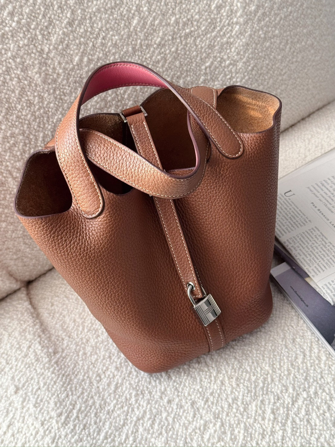 Hermès Picotin 18 金棕色手柄拼唇膏粉