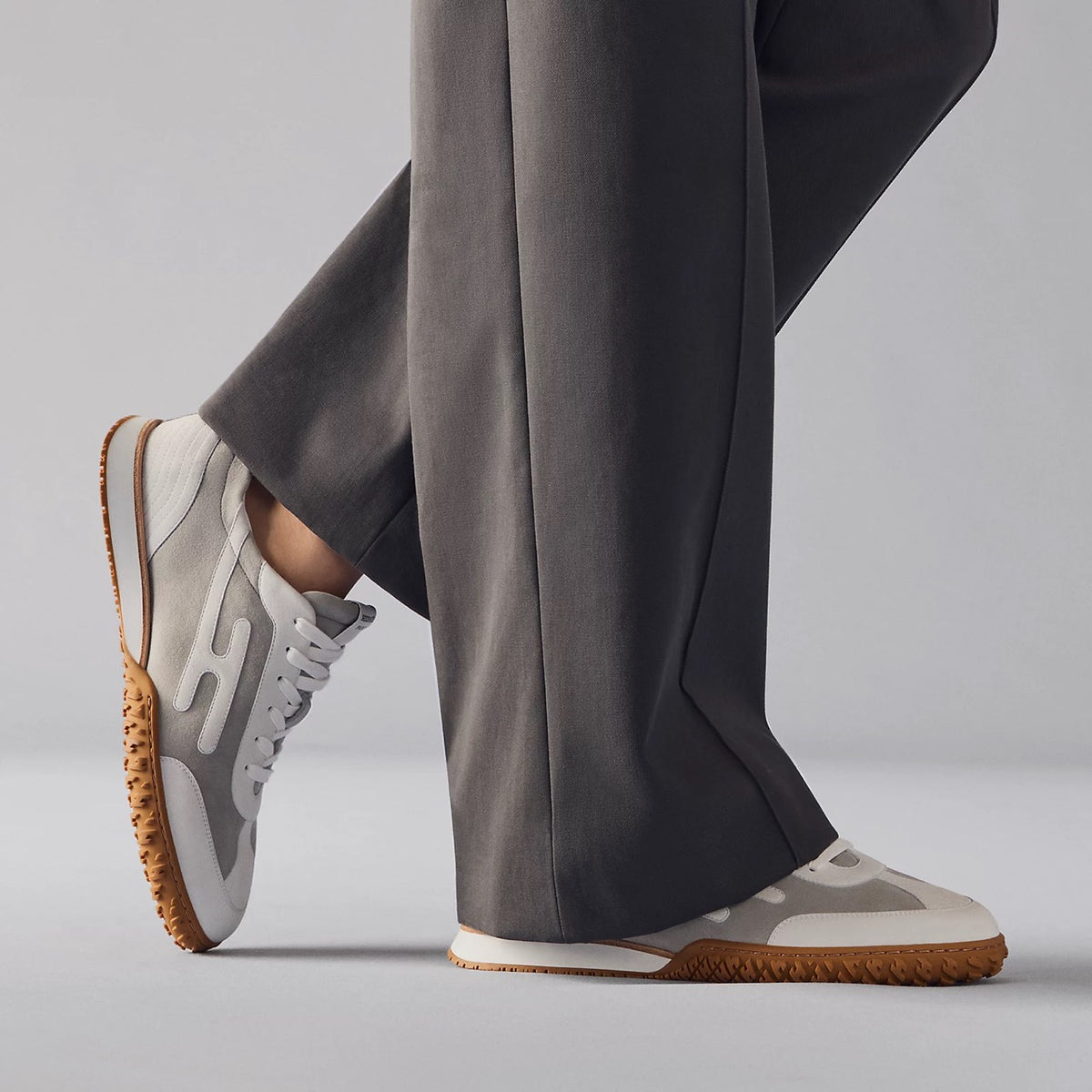 Hermès | Jet Sneaker 冰川灰 × 白色