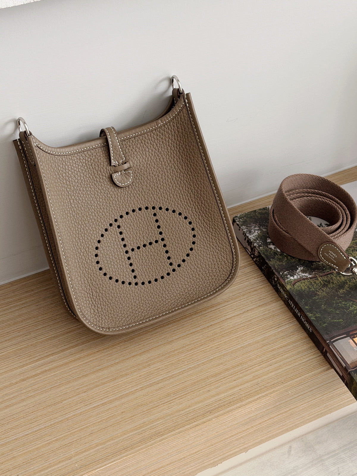 Hermès | Mini Evelyne 大象灰 銀釦