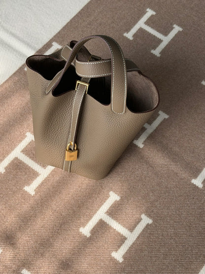 <NS - 全新閒置品> Hermès | Picotin 18 大象灰 金釦