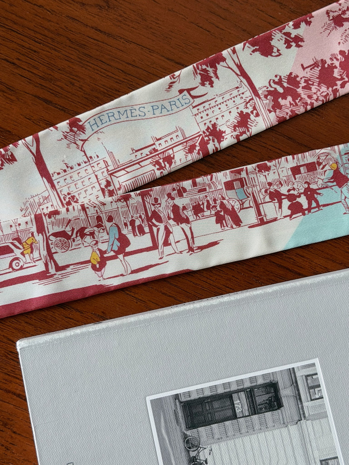 Hermès｜Twilly A l’Ombre des Boulevards 酒紅色