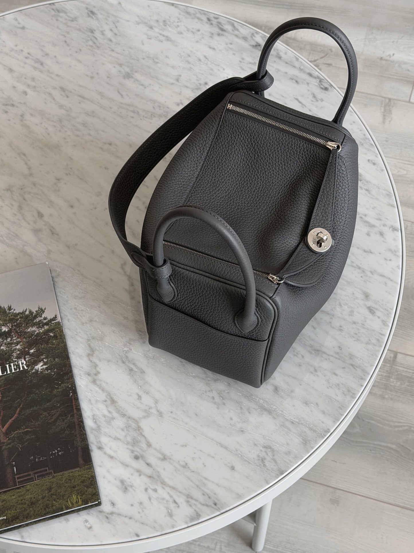 Hermès | Lindy 26 石板灰 銀釦 TC