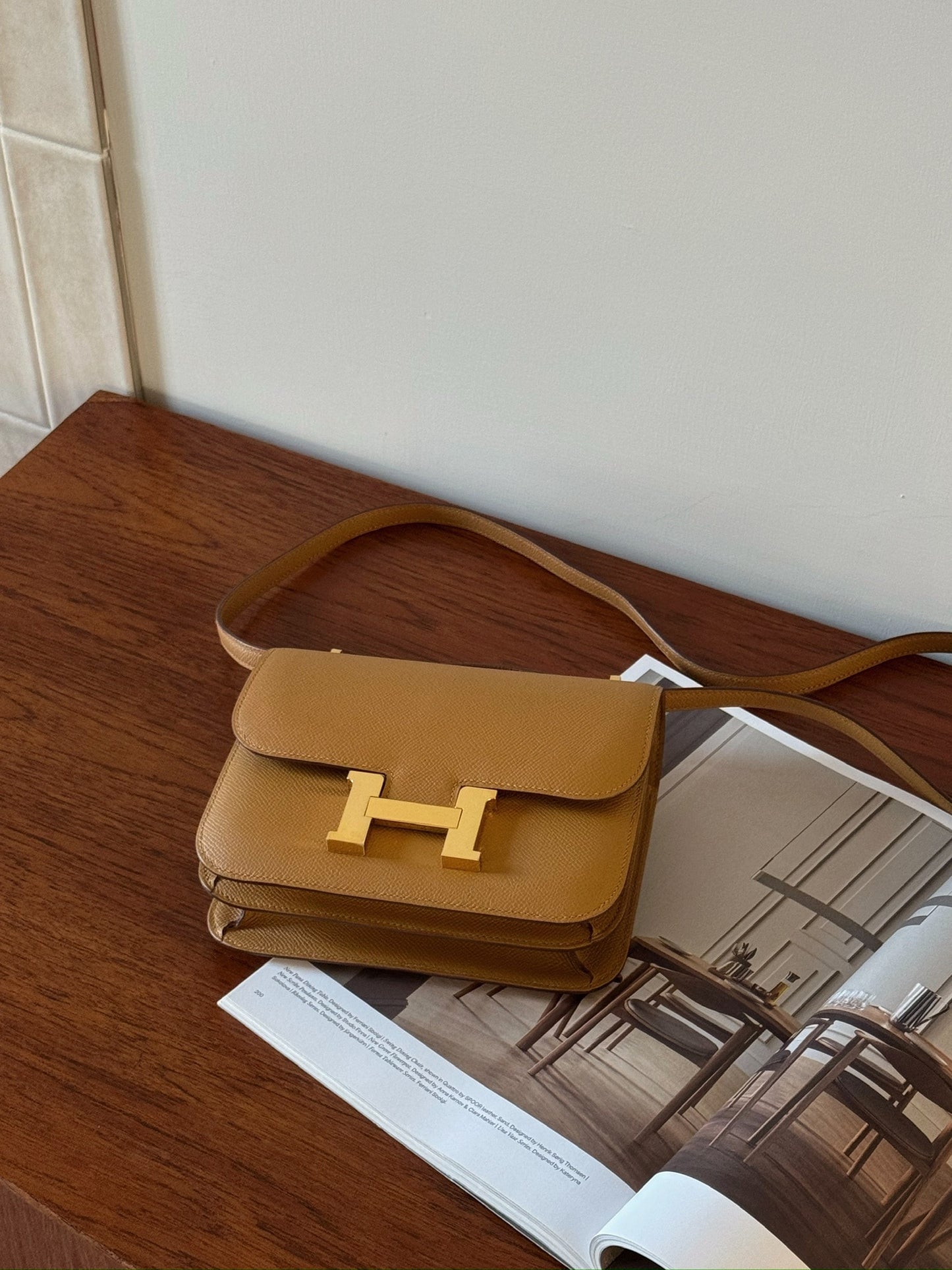 🦤<S - 99成新> Hermès | Mini Constance 芝麻色 金釦