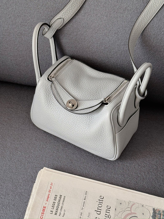 < S - 99成新 > Hermès | Mini Lindy 聖杯藍 銀釦