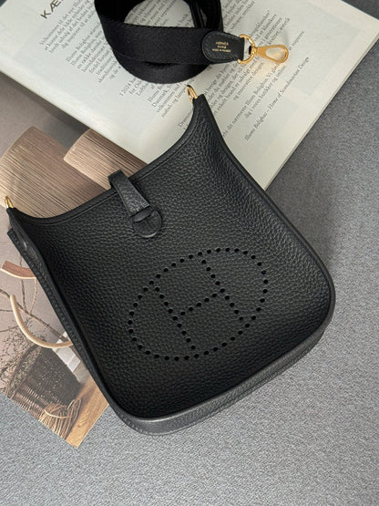 Hermès | Mini Evelyne 黑色 金釦