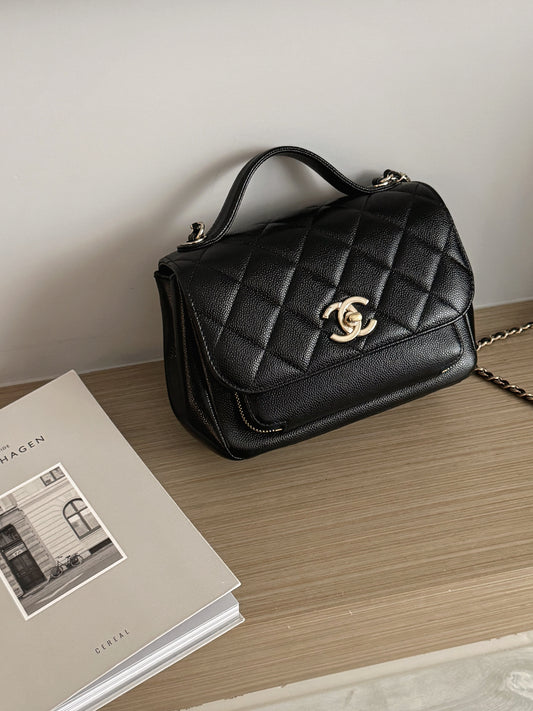 <S-99成新> Chanel | 郵差包 黑色 淡金釦