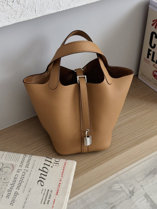 Hermès | Picotin 18 餅乾色 銀釦