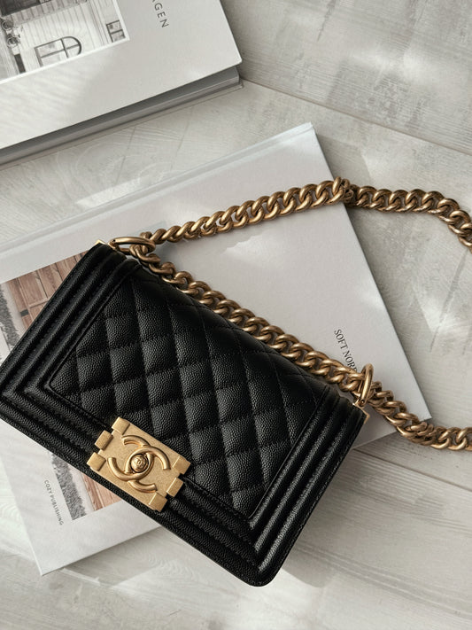 < S-99成新 > Chanel | Boy 20 黑色金釦