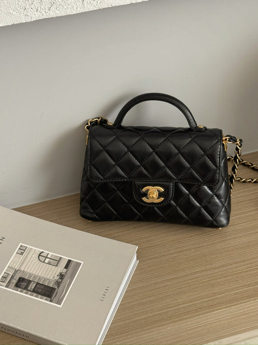 Chanel | 25P Kelly 手柄小羊皮金釦