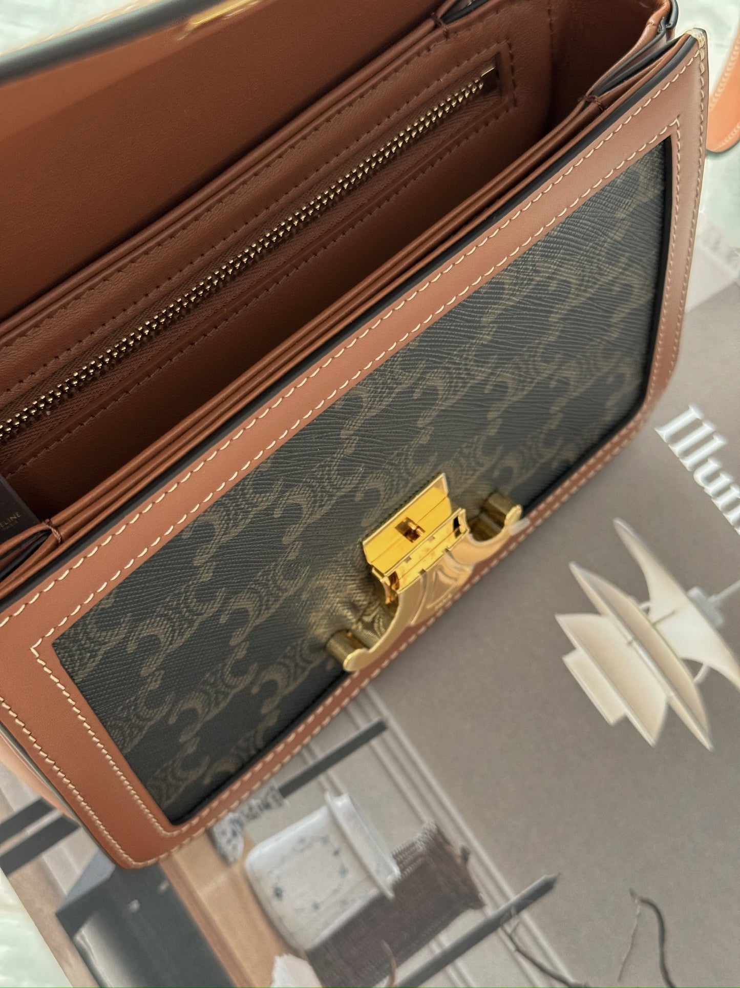 Celine Teen Triomphe 老花凱旋門郵差包